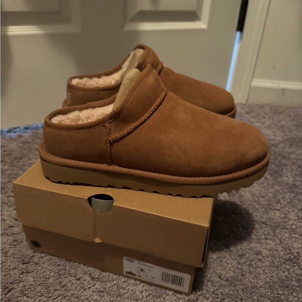 UGG Tan classic slipper